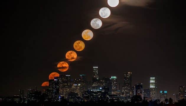La Lune se lève sur Los Angeles en Time-lapse lune, time-lapse, los angeles
