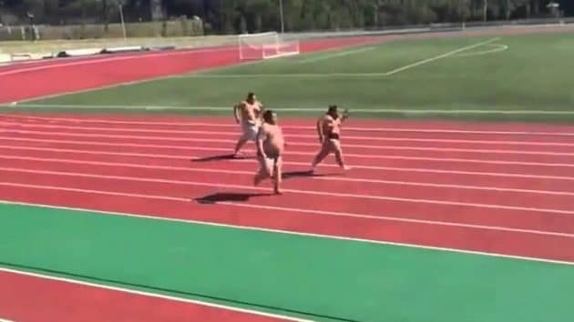 Trois sumos font un sprint sur 40 mètres sumos, sprint