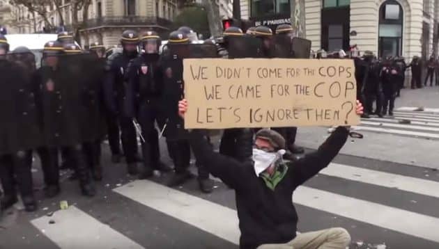 COP21: une compilation des violences policières partagée massivement violences policières, Paris, COP21