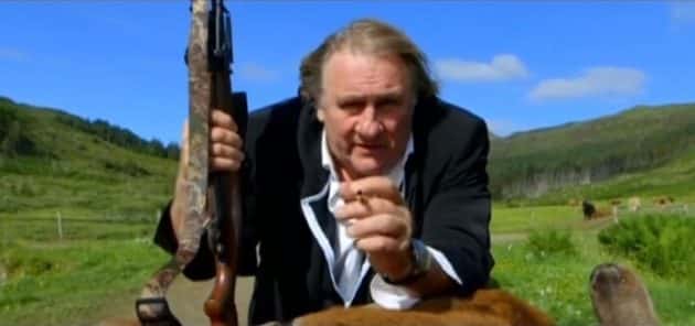 Gérard Depardieu fume un cerf et se dit fier d’être russe Gérard Depardieu, cerf, Cvstos