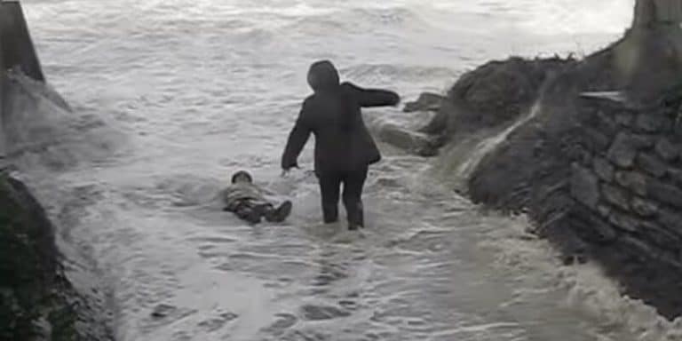 À Portsall, un couple sauvé de la noyade en pleine tempête ! Tempête à Portsall, noyade d'un coupe dans les vagues