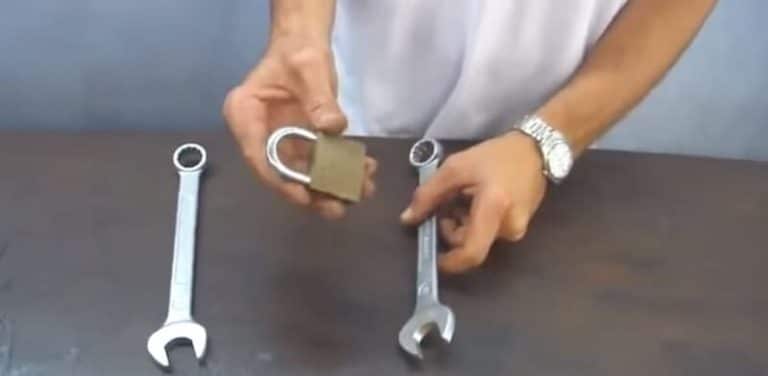 Ouvrir un cadenas facilement avec des clés anglaises