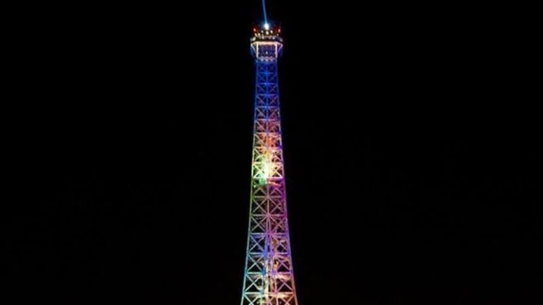 La tour Eiffel portera les couleurs arc-en-ciel en hommage aux victimes d’Orlando Tour Eiffel aux couleurs LGBT