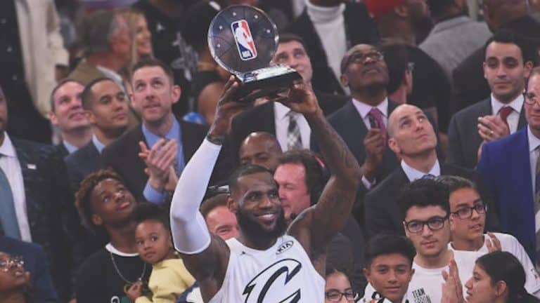 Lebron James est élu MVP du NBA All-Star Game 2018