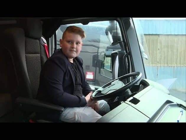 Marius : à 9 ans, il conduit déjà des camions et poids lourds comme un adulte !