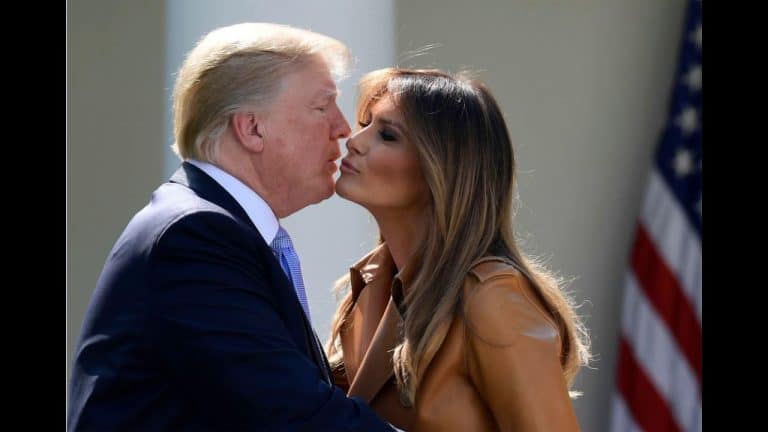 La fête des mères : Donald Trump fait l’éloge de sa mère, mais il ne mentionne pas sa femme