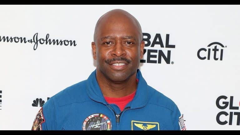 Un ancien astronaute de la NASA a toujours eu peur de la police en raison de sa couleur de peau
